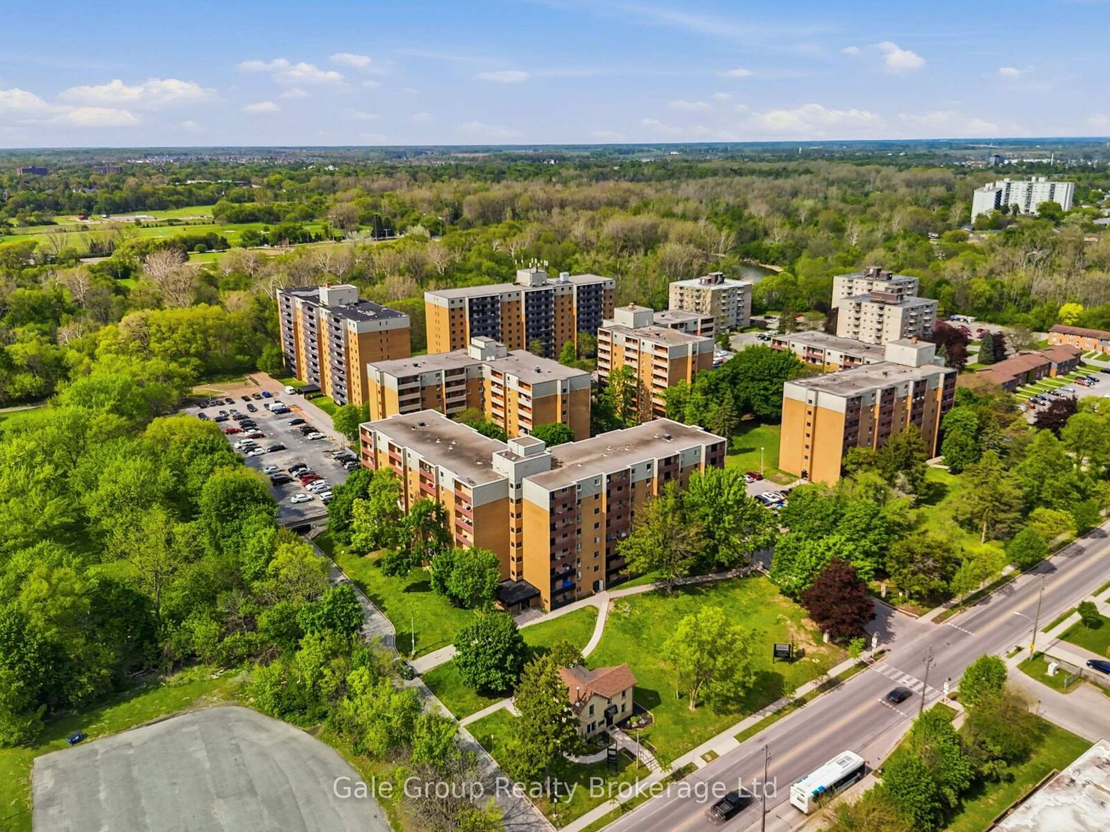 Property Photo:  750 Kipps Lane 814  ON N5Y 4R9 
