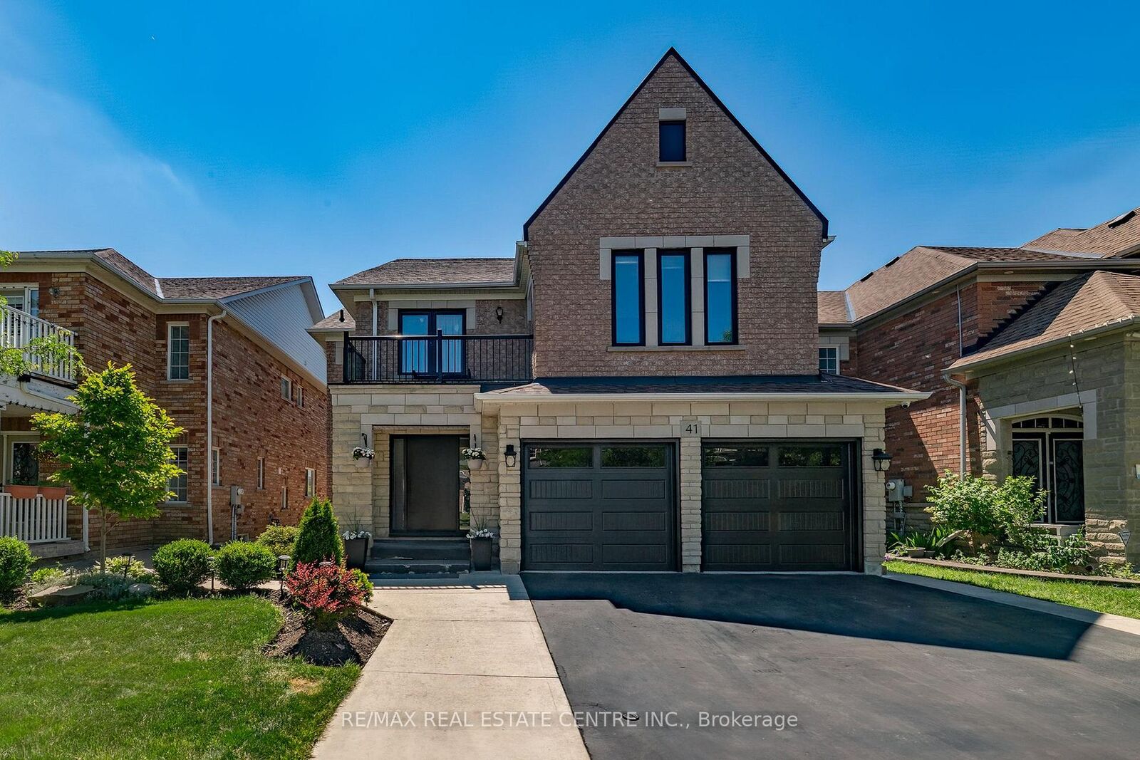Property Photo: 41 Ranchero Drive ON L7A 3C6