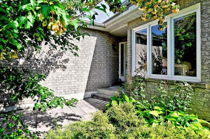Property Photo: 15 El Dorado Street ON L4C 0G9