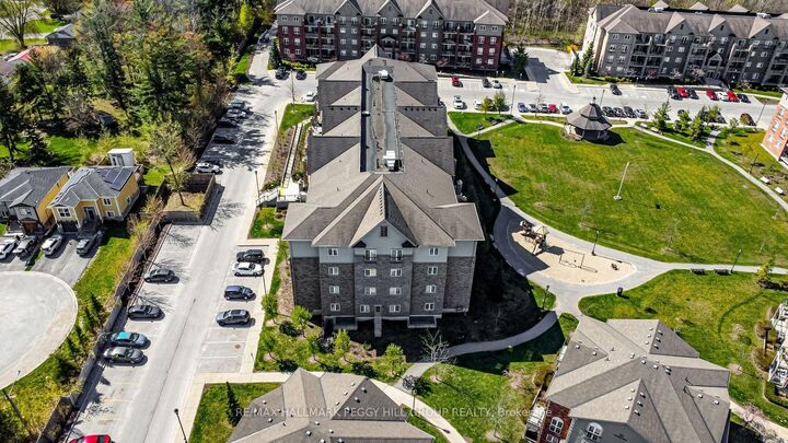 Property Photo:  45 Ferndale Drive S 305  ON L4N 5W7 