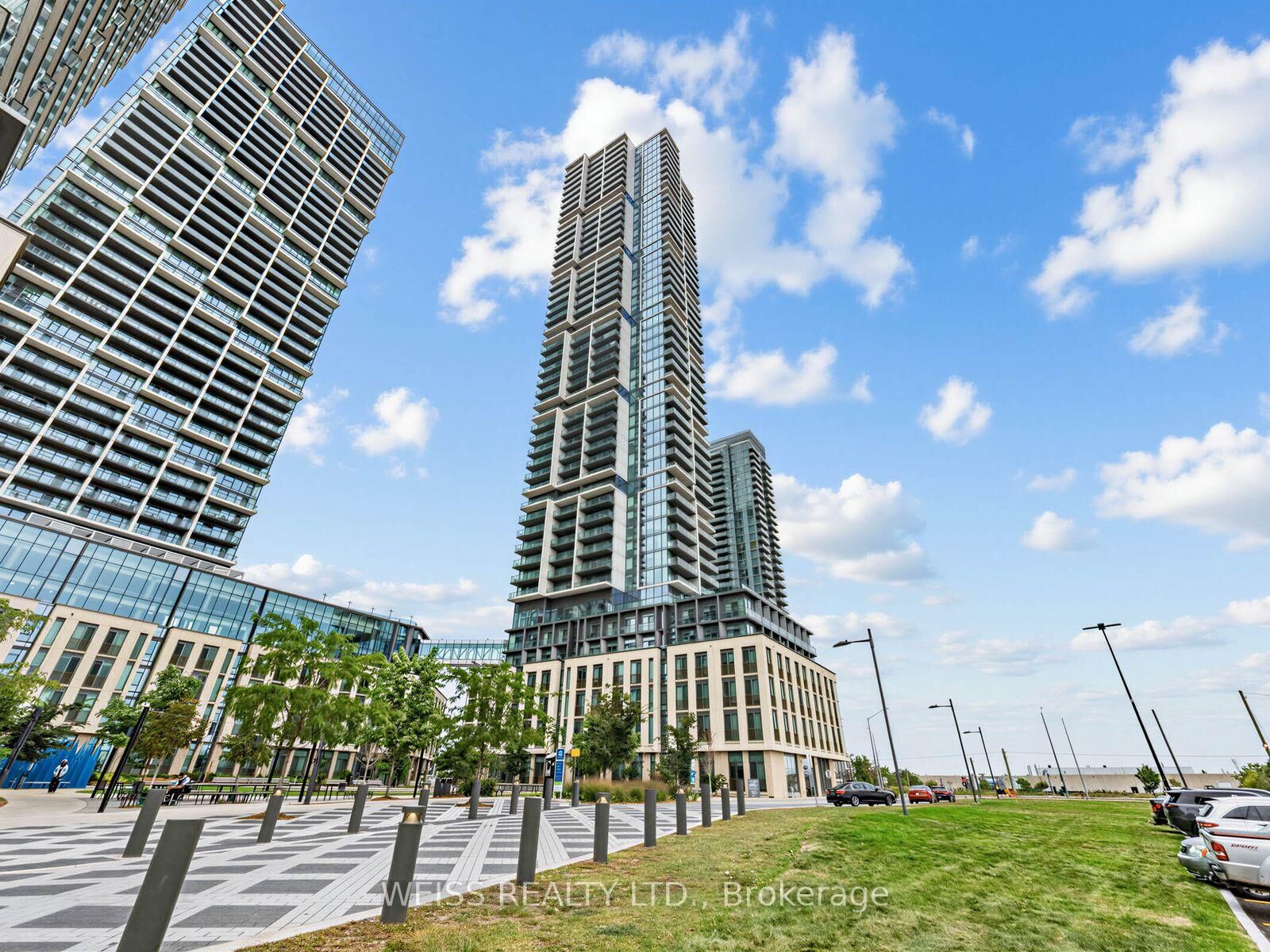 Property Photo:  7890 Jane Street 1606  ON L4K 0K9 