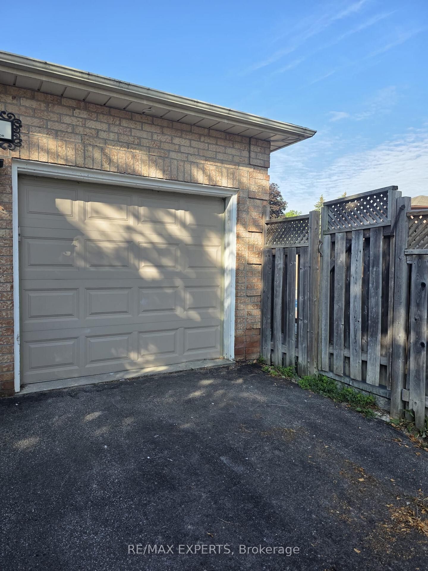 Property Photo:  20 Deer Valley Drive Bsmt  ON L7E 2E3 