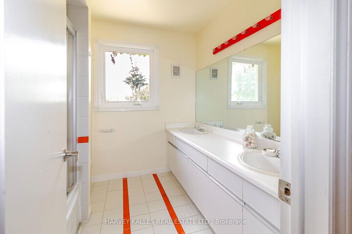 Property Photo:  54 Aileen Road  ON L3T 5T1 