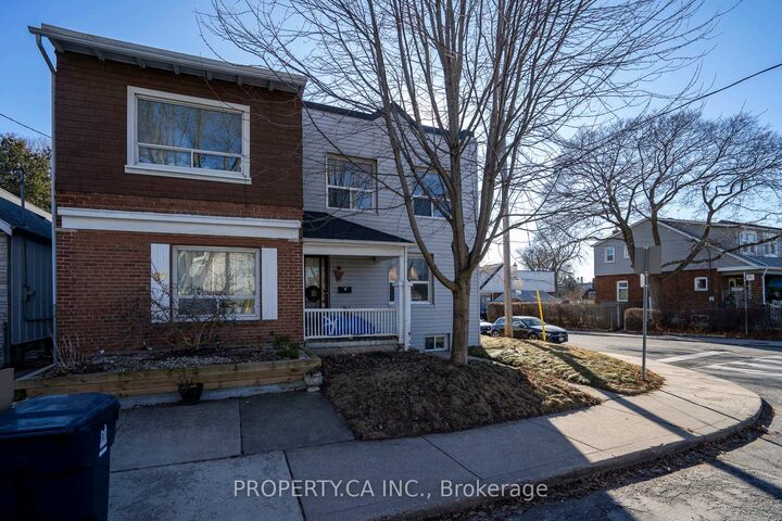 Property Photo:  133 Drayton Avenue  ON M4C 3L8 