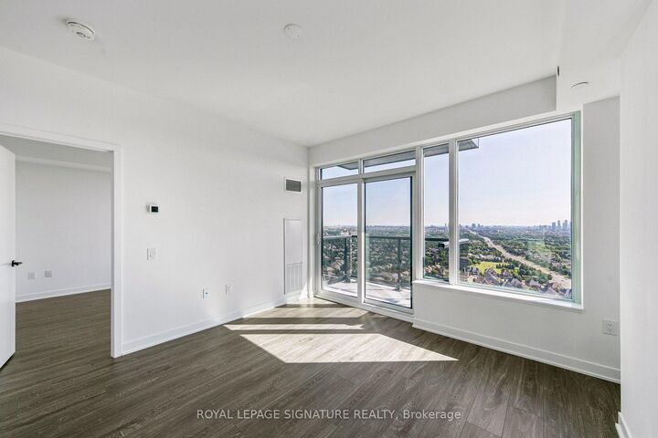 Property Photo:  2495 Eglinton Avenue W 2403  ON L5M 2T2 