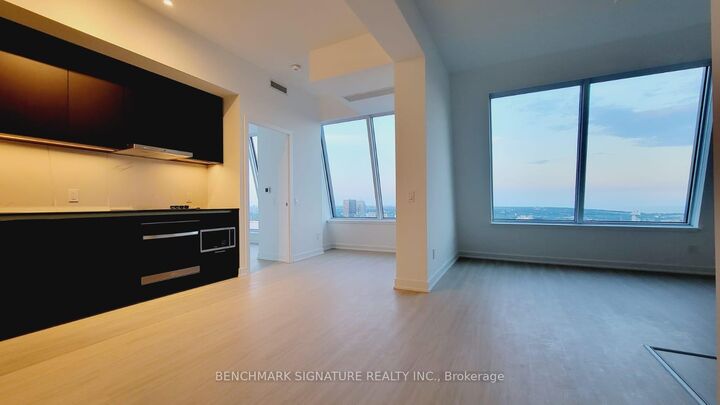 Property Photo:  8 Wellesley Street W 6007  ON M4Y 0J5 