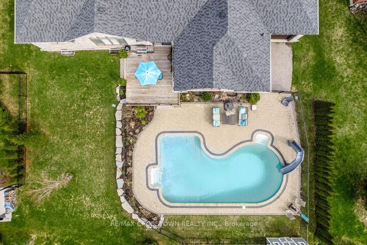 Property Photo: 25 Mennill Drive ON L0L 1Y3