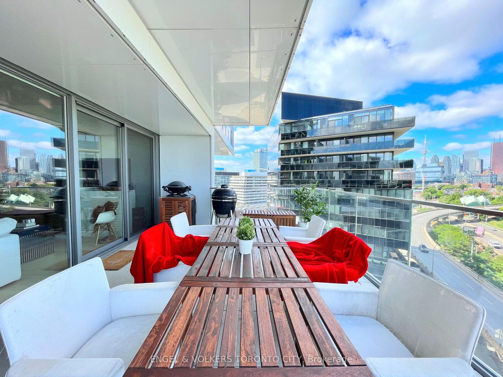 Property Photo:  170 Bayview Avenue 1004  ON M5A 0G4 