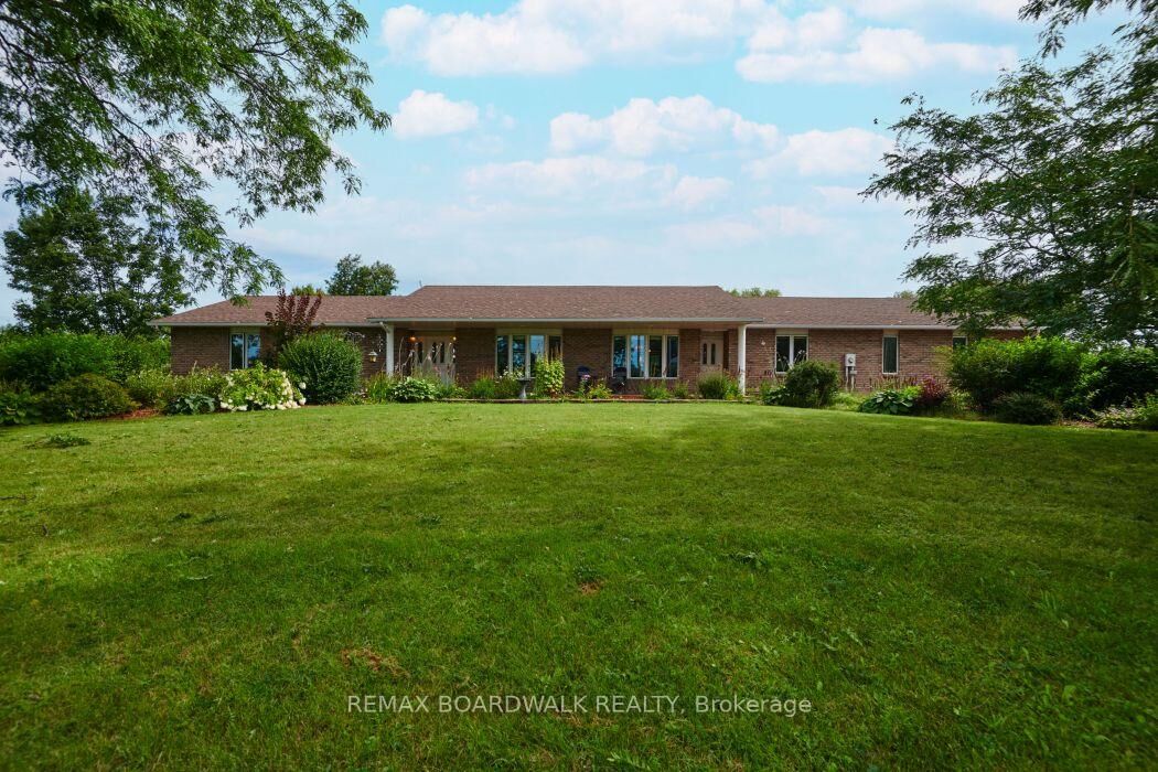 Property Photo: 3382 Carp Road ON K0A 1L0
