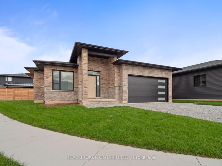 Property Photo:  118 Willowbrook Drive  ON L3C 0G2 