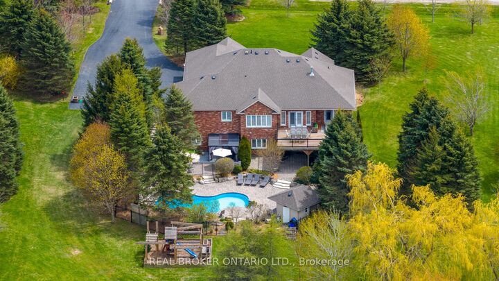 Property Photo: 9 Allison Court ON L7G 4S4