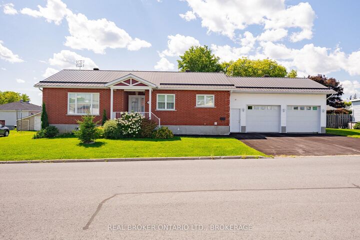 238 Bishop Street S — photo 1