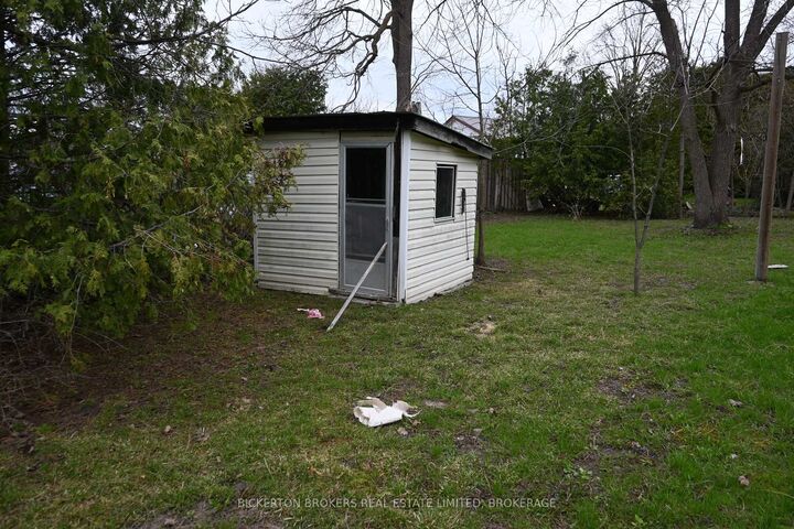 Property Photo: 20 Grand Trunk Avenue ON K0E 1L0