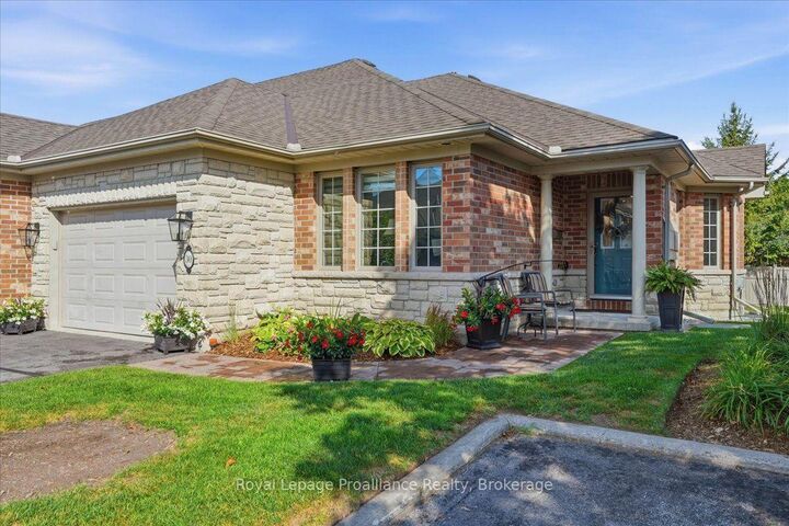 Property Photo:  35 Heartwood Drive 30  ON K8P 5M2 