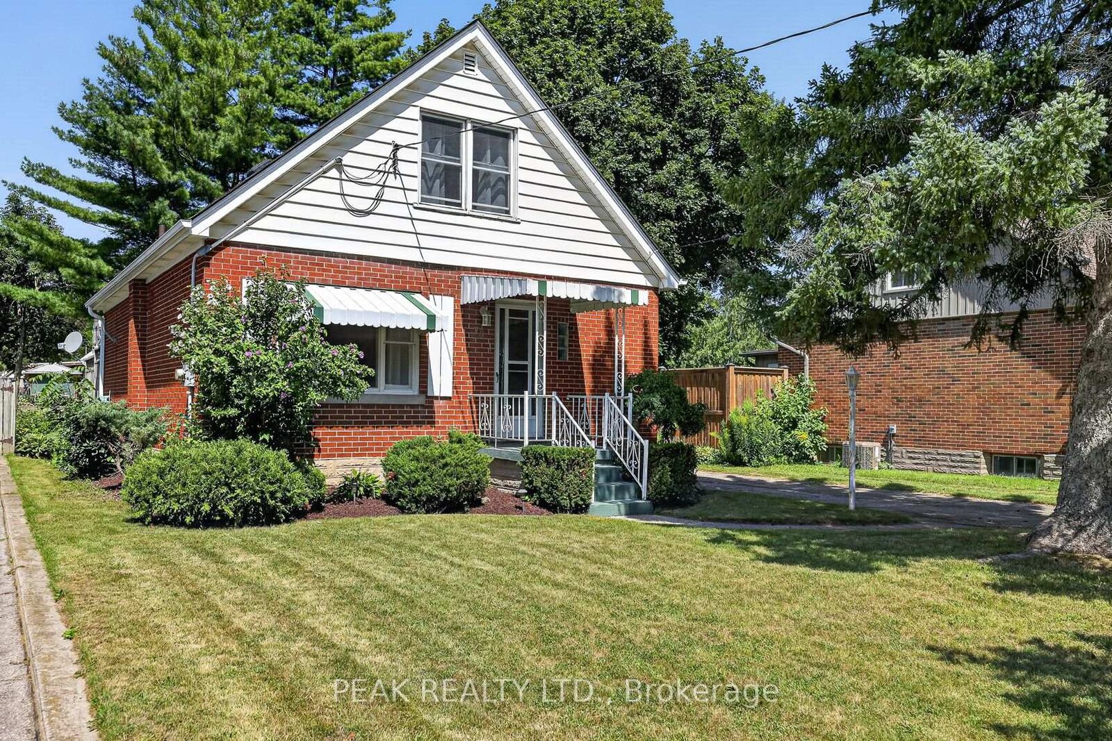 Property Photo:  78 Belleview Avenue  ON N2B 1G5 