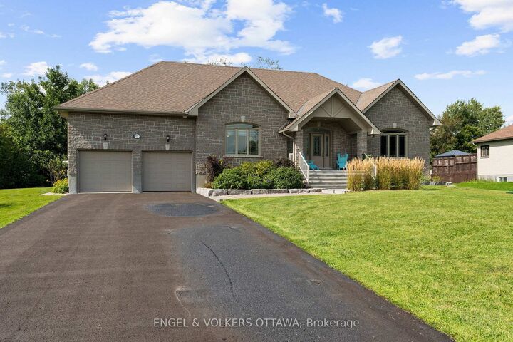 Property Photo: 557 Tullamore Street ON K1X 0A2