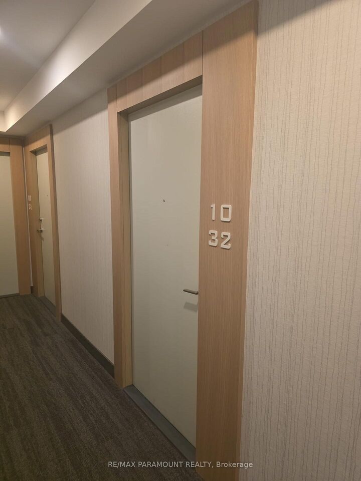 Property Photo:  1100 Sheppard Avenue W 1032  ON M3J 0H1 