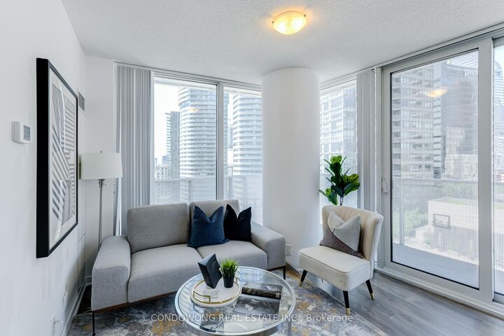 Property Photo: 100 Harbour Street 1702 ON M5J 0B5