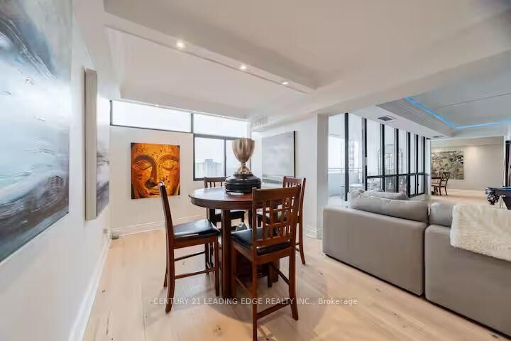 Photo de la propriété:  380 King Street 1805  ON N6B 3L6 