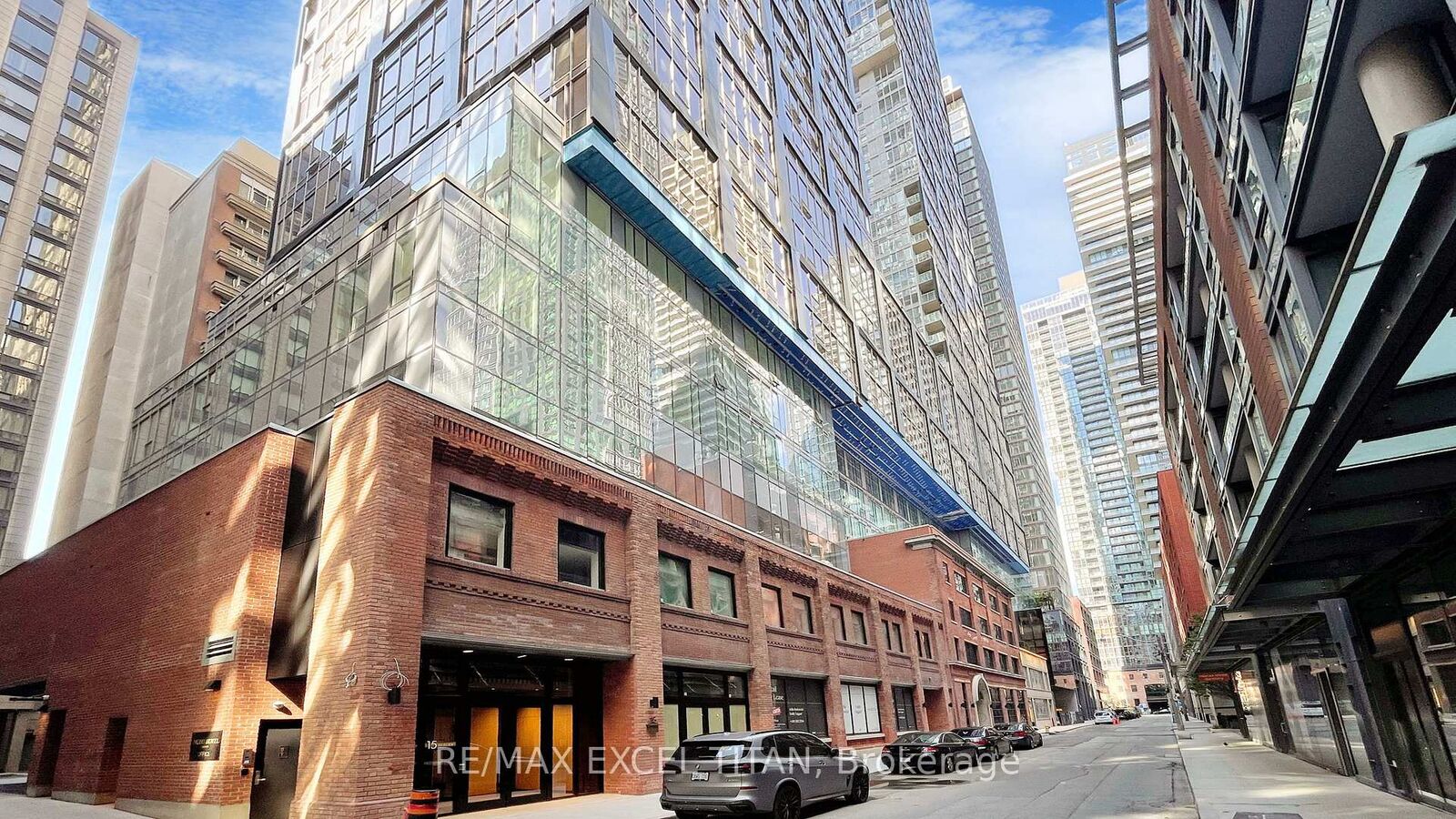 Property Photo:  15 Mercer Street 3304  ON M5V 1H2 