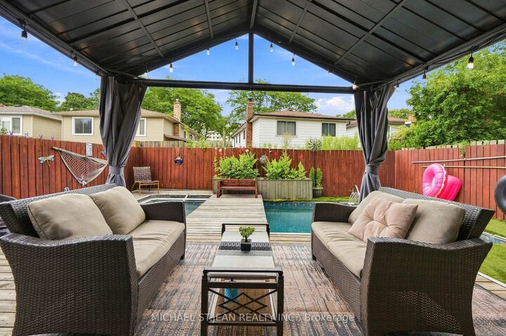 49 Markson Crescent — photo 1