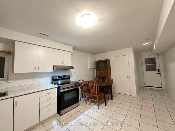 Property Photo:  4125 Bishopstoke Lane Lower  ON L4Z 1J1 