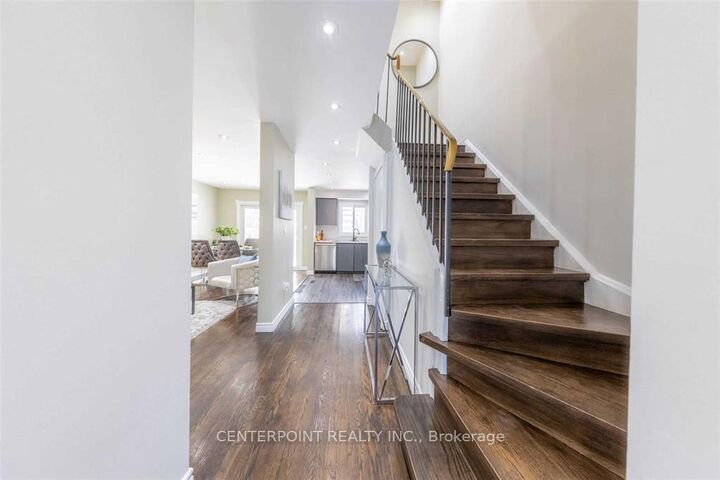 Property Photo:  120 Dunbar Crescent  ON L3R 6W2 