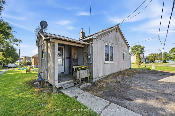 21 Price Street W — photo 1