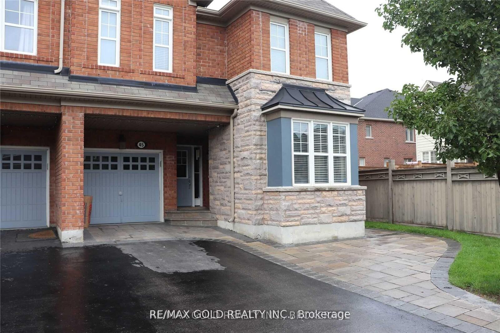 Property Photo:  45 Biddens Square  ON L6P 3P9 