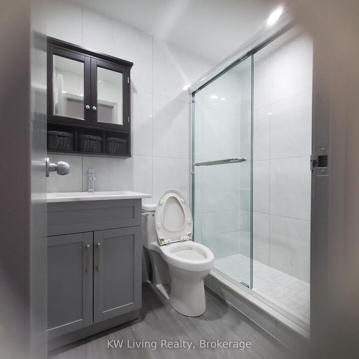 Property Photo:  377 Dundas Street W A2  ON M5T 1G6 