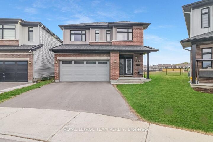 290 Turnbuckle Crescent — photo 1