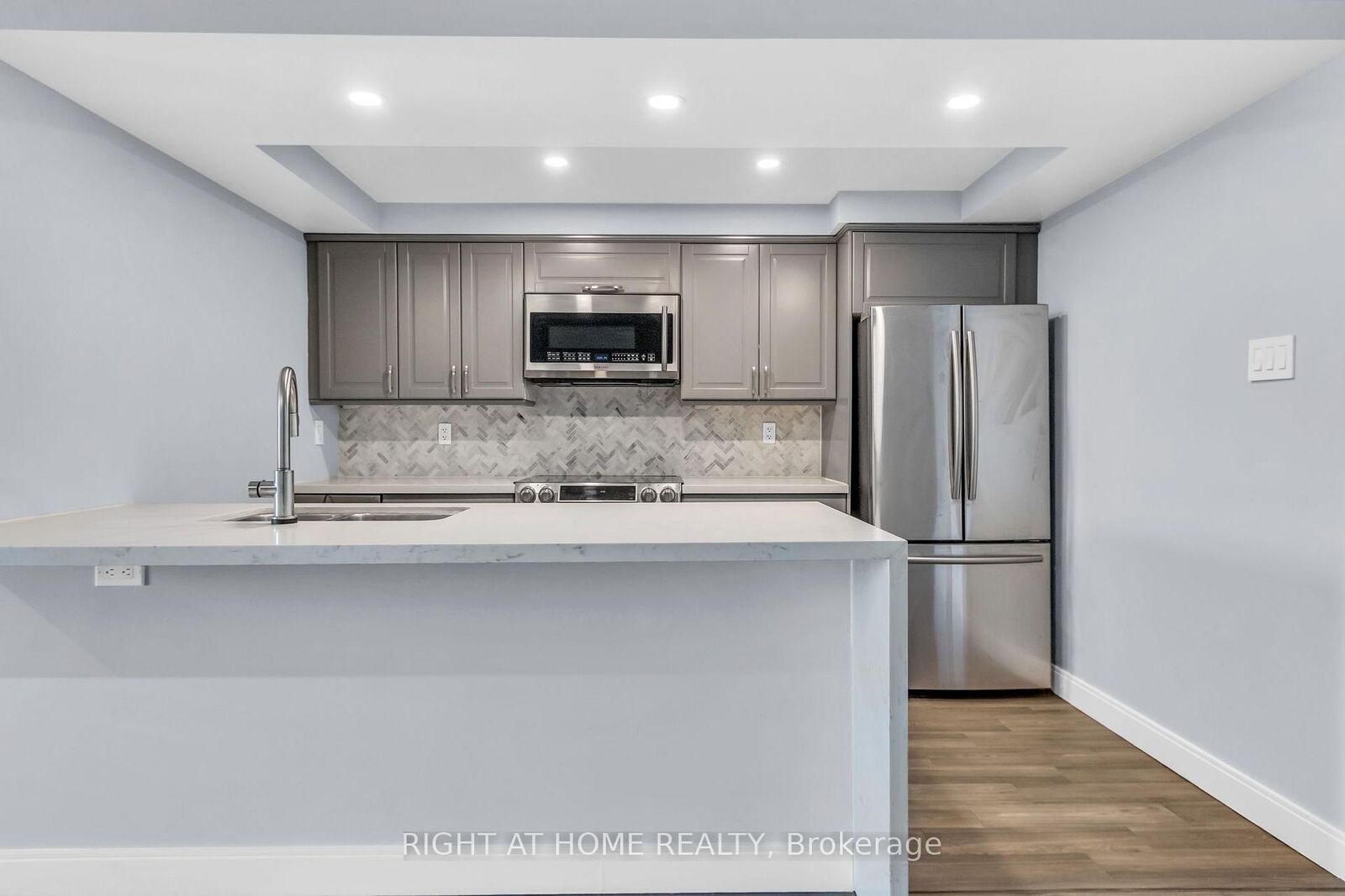 Property Photo:  356 McRae Drive 406  ON M4G 4G4 