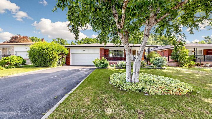 Property Photo: 15 Skyridge Road ON M1E 4N7