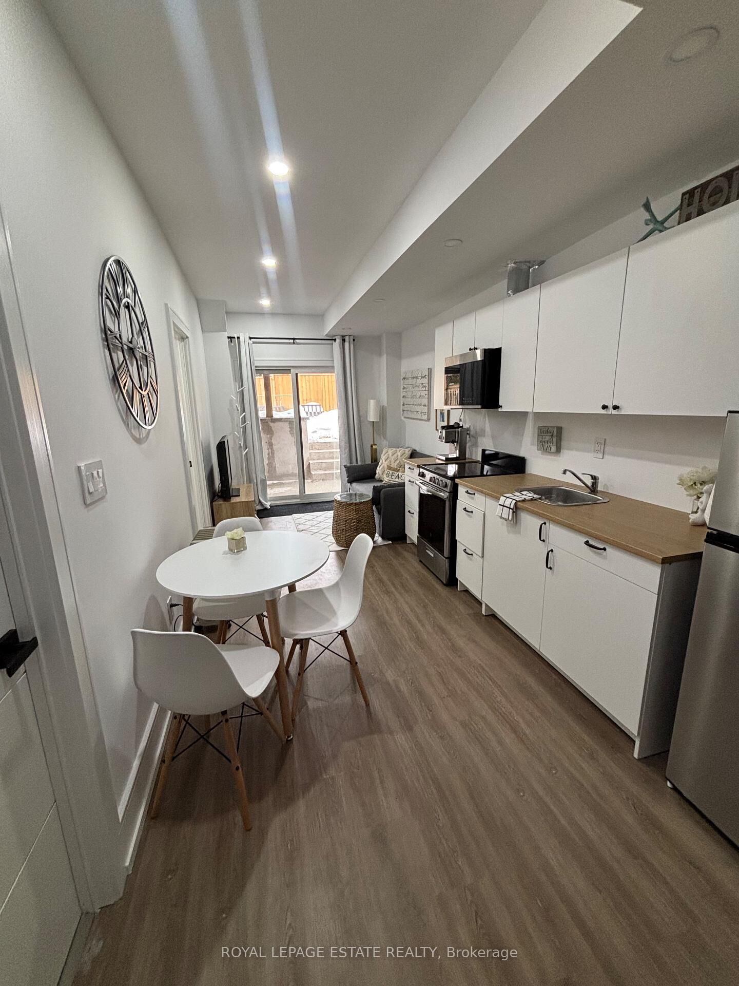 Property Photo:  150 Warden Avenue  ON M1N 2Z4 