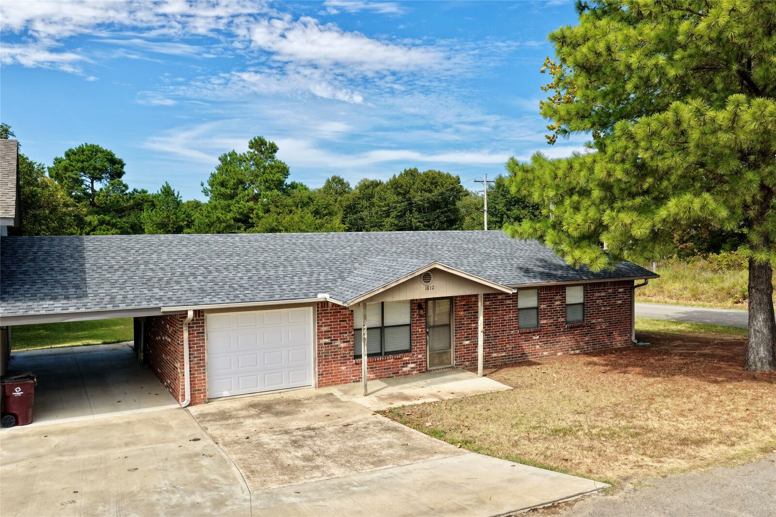 Property Photo: 1812 Sunset Drive OK 74432