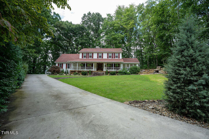 Property Photo: 18415 Cashmere Court VA 24210