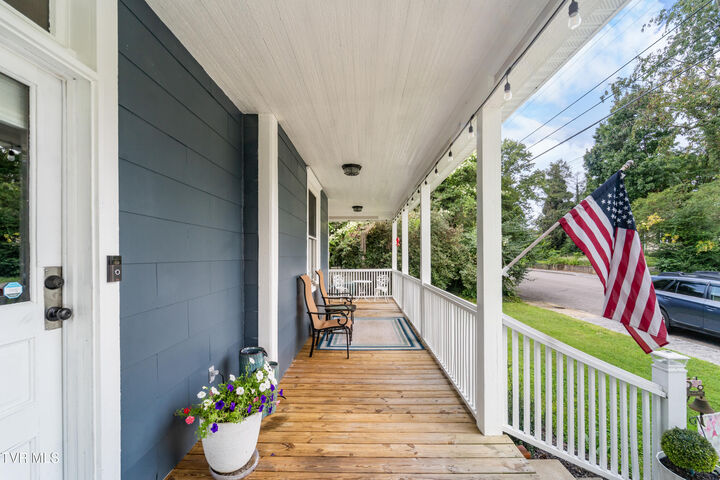 Property Photo: 665 Moore Street VA 24201