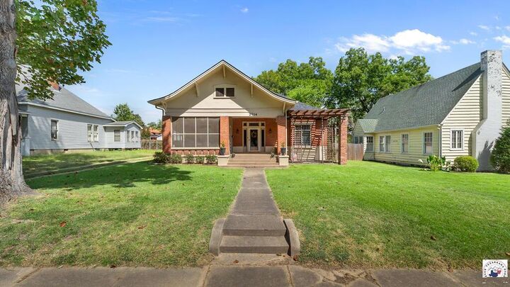 Property Photo: 2714 Olive St TX 75503