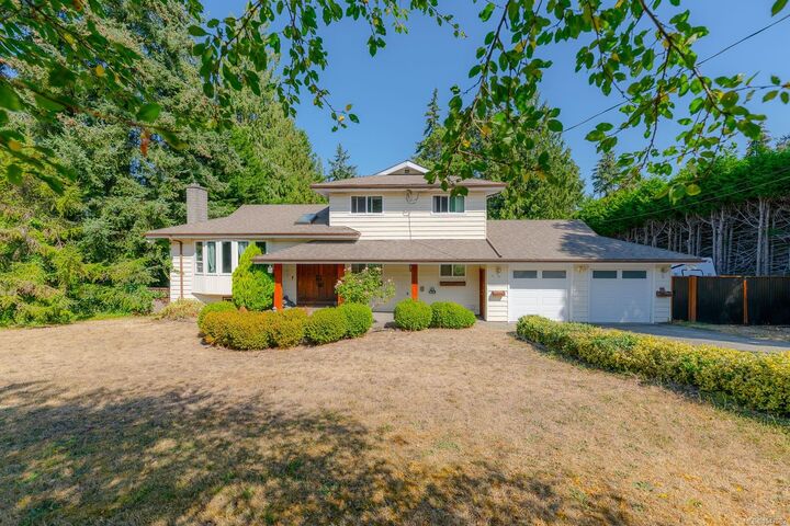 7946 Southwind Dr — photo 1