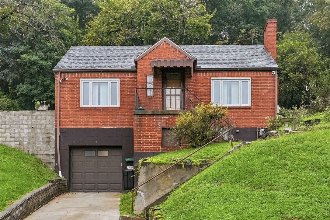 Property Photo: 2115 E Beckert Ave PA 15212