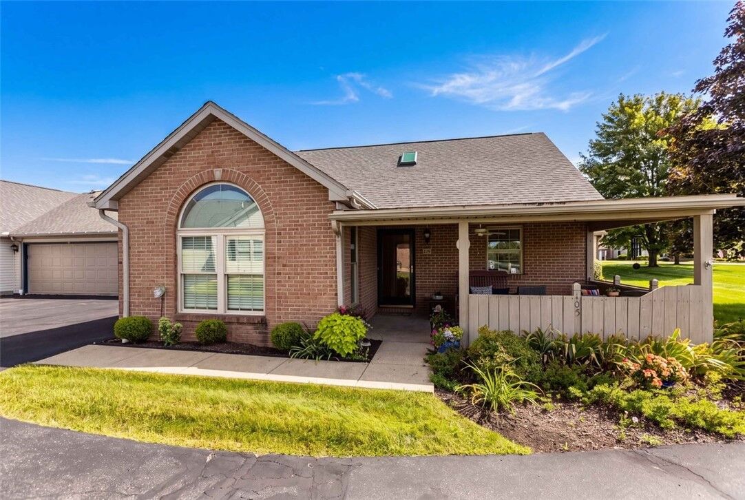Property Photo:  105 Carriage Dr  PA 15042 