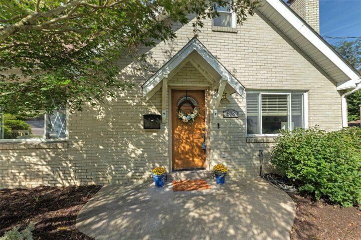 Property Photo:  578 N Maple  PA 15601 