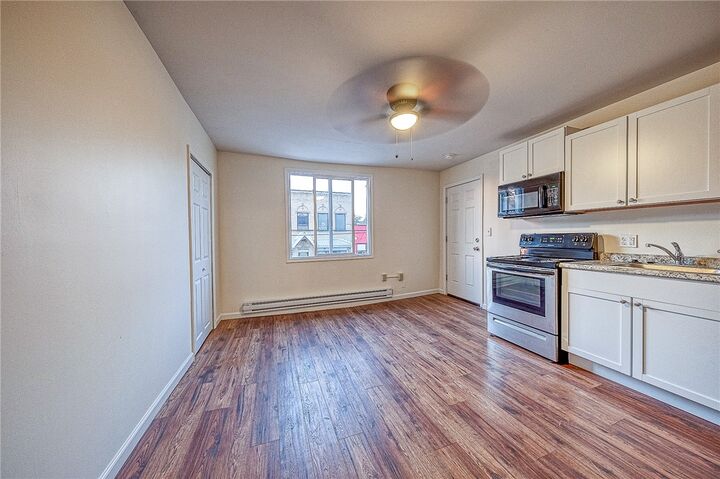 Property Photo: 427 Adams St 4 PA 15074