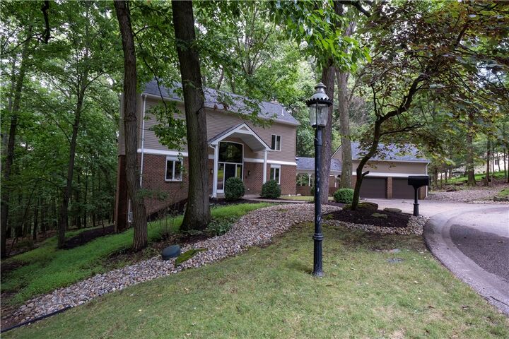 Property Photo: 9843 Woodland Rd North PA 15237