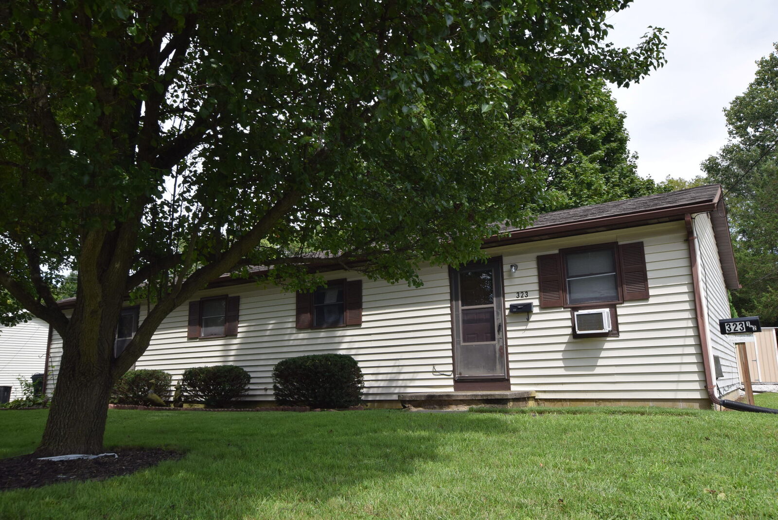 Property Photo:  323 Railroad Street  OH 43078 