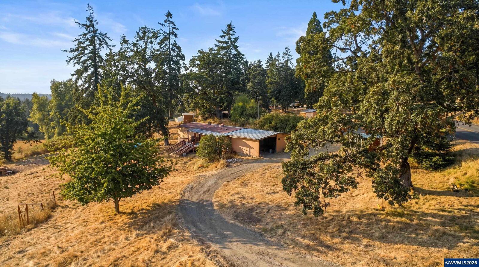 Property Photo: 39156 Myers Pl OR 97374