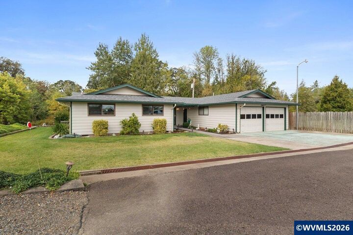 Property Photo:  1240 39th Av SW  OR 97321 