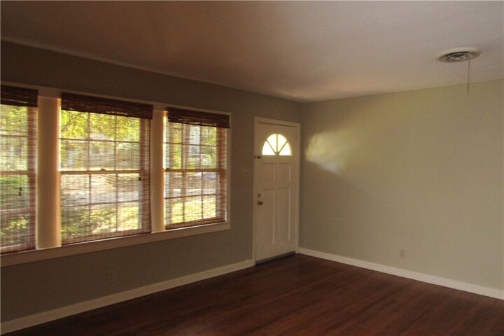 Property Photo:  1900 Winsted Lane  TX 78703 