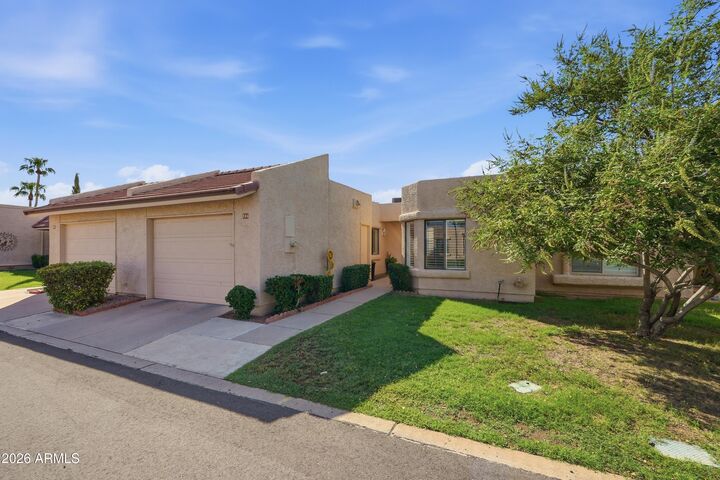 Property Photo:  746 S Privet Way  AZ 85208 