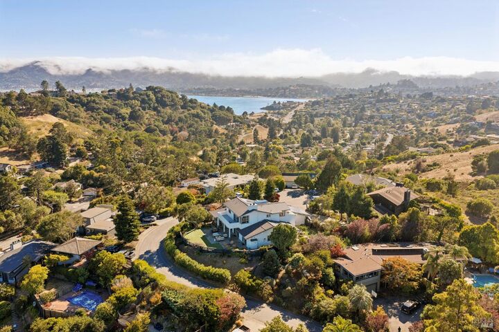 Property Photo:  24 Hillcrest Road  CA 94920 